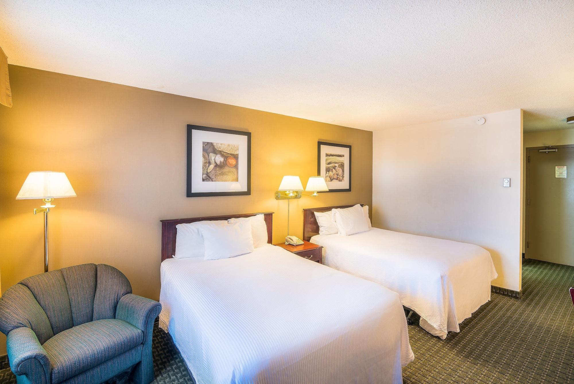 Ramada By Wyndham Thunder Bay Airlane Hotel מראה חיצוני תמונה