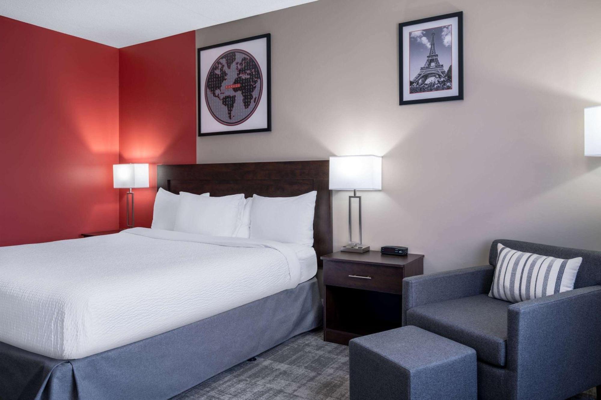 Ramada By Wyndham Thunder Bay Airlane Hotel מראה חיצוני תמונה