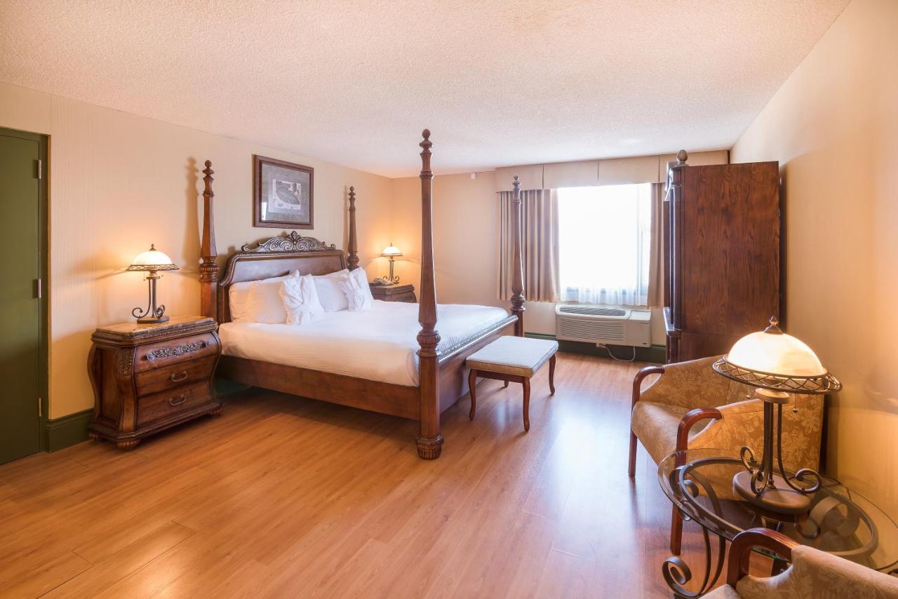Ramada By Wyndham Thunder Bay Airlane Hotel מראה חיצוני תמונה